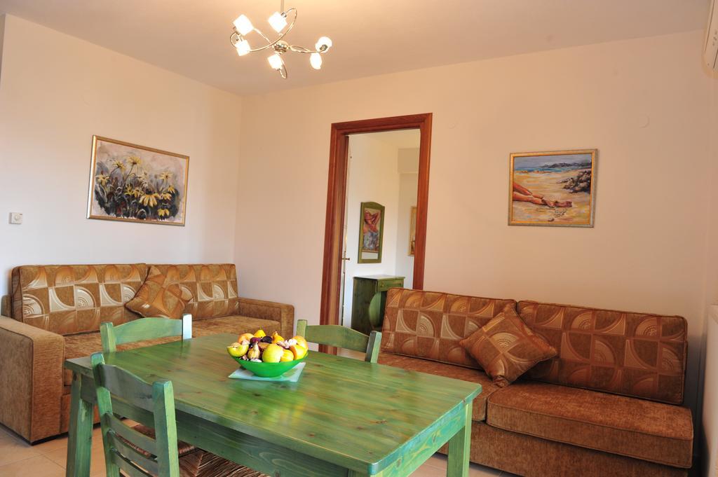 Pansion Evi Ammouliani Quarto foto